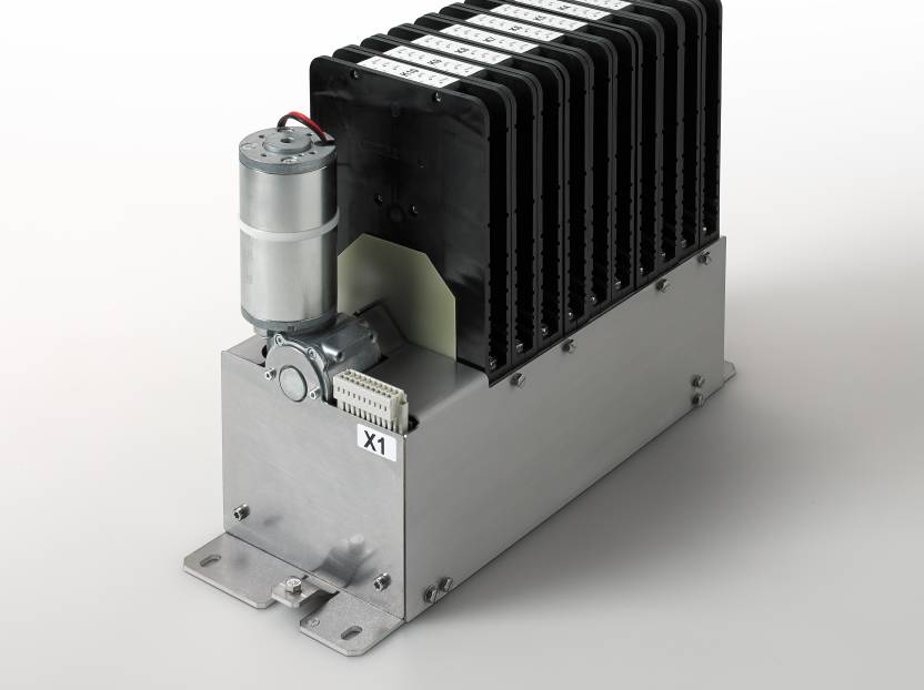 CO4 –  High-voltage changeover unit for rail vehicles