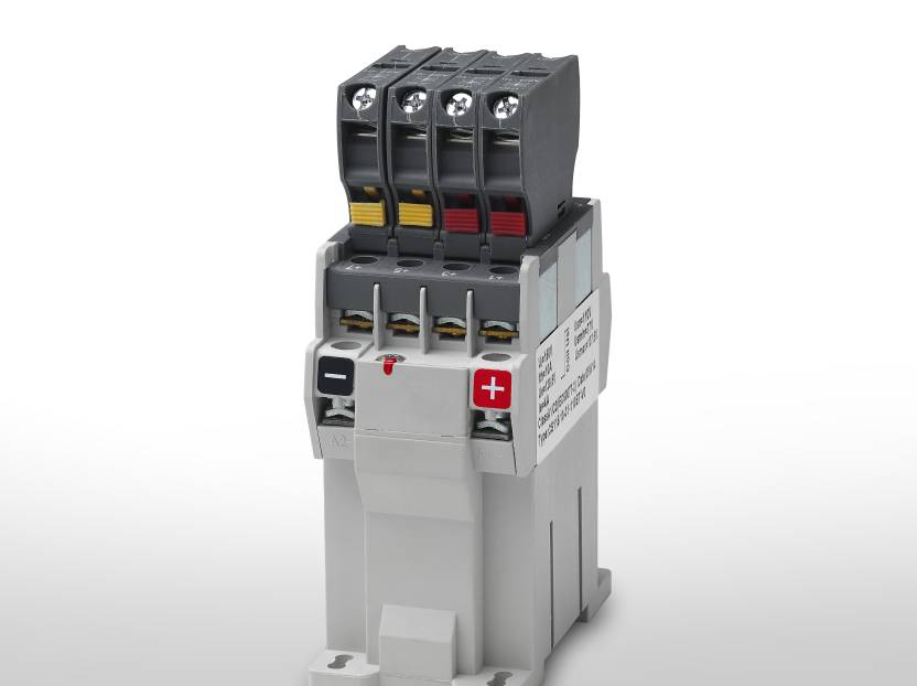 CS115/10 – 4 pole unidirectional DC or AC contactor up to 800 V and 30 A of continuous current.